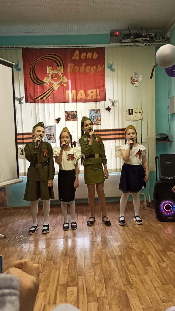 Праздничный концерт "Благодарим солдаты вас" прошел в филиале "Спортивно-досуговый центр "Радуга"